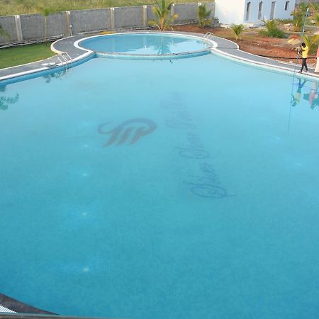 Silver Stone Park Resort, Kovilpatti ภายนอก รูปภาพ