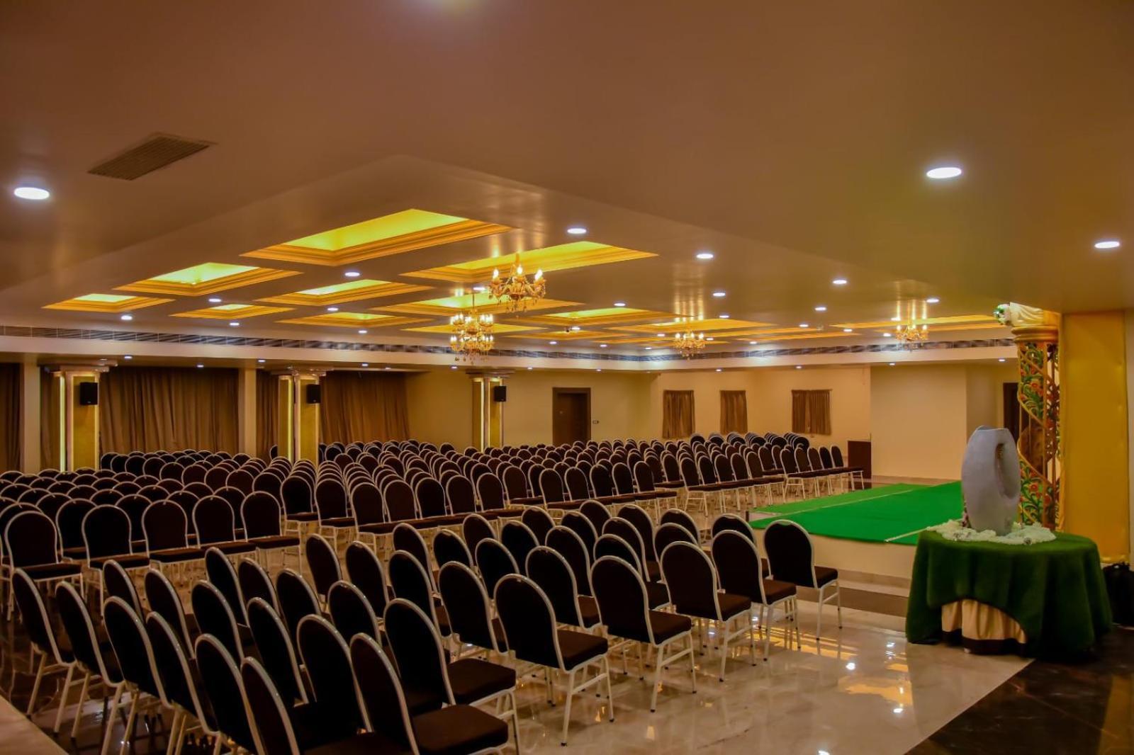 Silver Stone Park Resort, Kovilpatti ภายนอก รูปภาพ