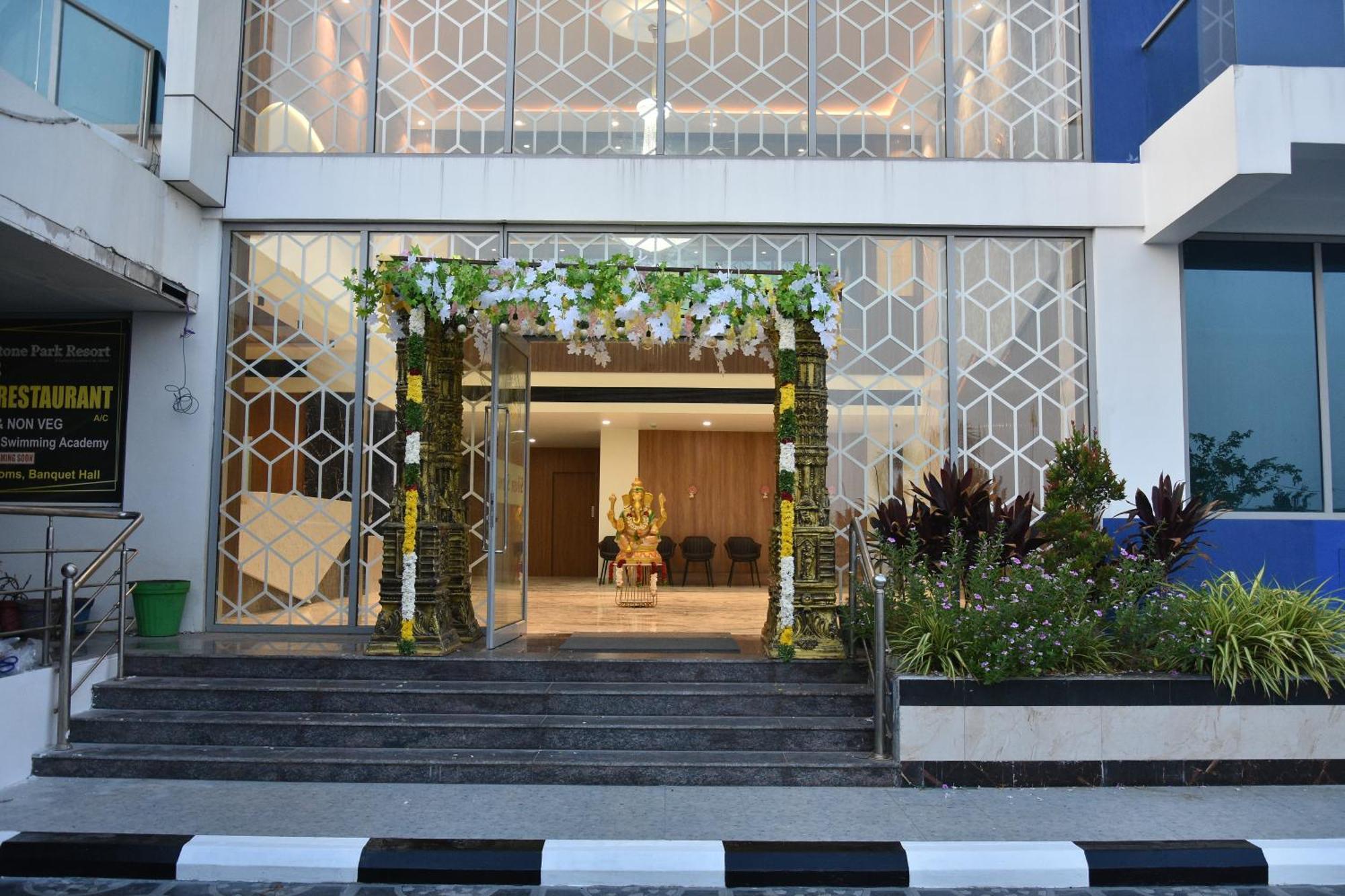 Silver Stone Park Resort, Kovilpatti ภายนอก รูปภาพ